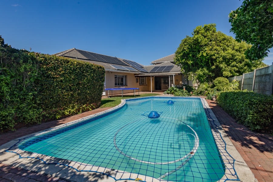 4 Bedroom Property for Sale in Kenridge Western Cape